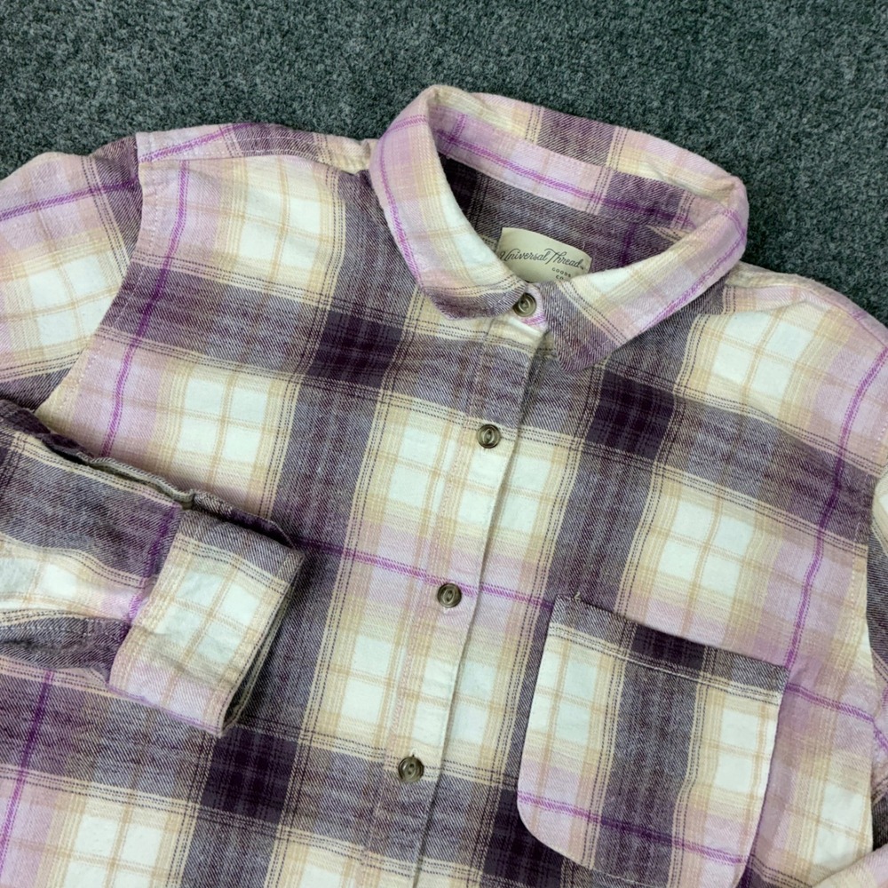 Universal Thread Womens Size Medium Purple Pink Plaid Flannel Button Down Shirt